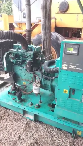 ? MOTOR GERADOR 4 CILINDROS CUMMINS ?  