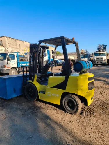 Empilhadeira Daewoo 2,5 toneladas triplex