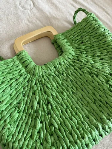 bolsa em palha colorida, com alça curta + longa, perfeito estado.