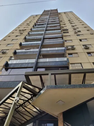 Apartamento para aluguel possui 100 metros quadrados com 3 quartos em Setor Oeste - Goiâni