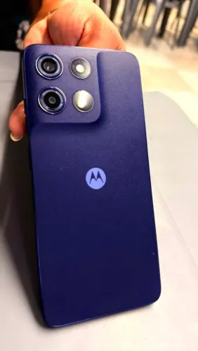 Moto G17 256GB - Seminovo / Estado de Novo / Câmera 50MP + 32MP
