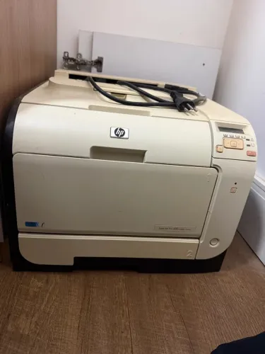 Impressora HP LaserJet Pro 400 Color M451dw - Wi-Fi + Duplex - Uso Doméstico