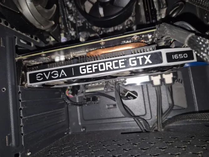 GTX1650 EVGA - NUNCA FOO ABERTA