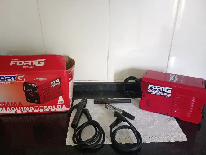 Máquina de Solda Inversora compacta MMA 100a 127v