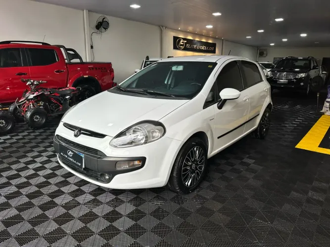 Fiat Punto Essence 1.6 Flex 16V 5P 2015