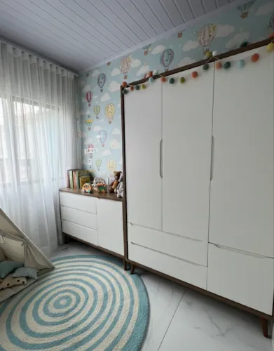 Conjunto Cômoda e Guarda-roupa 