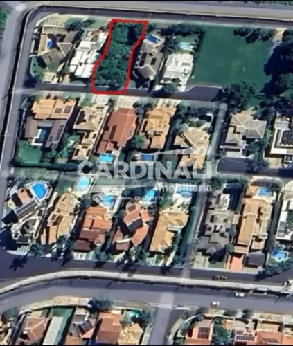 Terreno em condomínio, com localização privilegiada.