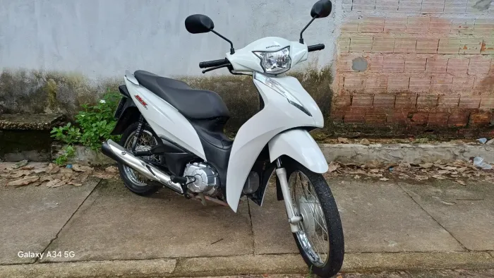 HONDA BIZ 110i - 2024 - BRANCA - SEMINOVA