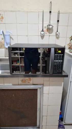 Lindíssimo microondas espelhado