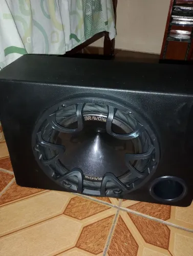 Caixa selada bravox 350 rms bate muito