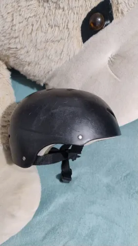 Capacete preto para ciclismo/patinação/skate