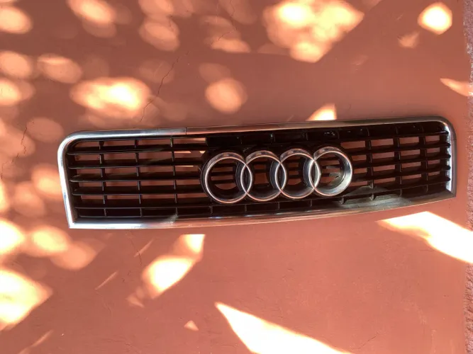 Grade frontal pára-choque Audi a4 b5 2001/2002/2003 original