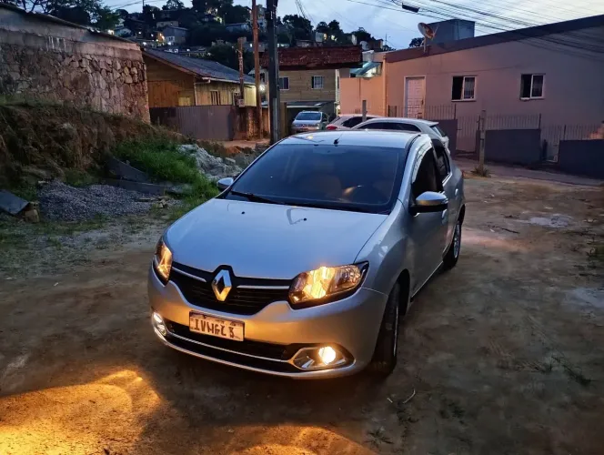 Renault Logan Dynamique Hi-flex 1.6 8V 4P 2014