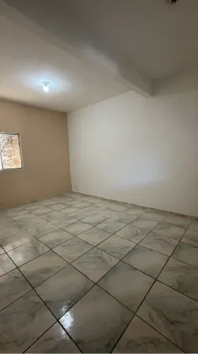 ALUGO CASA 2 QUARTOS