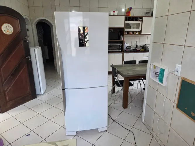 Geladeira Panasonic Inverse 425L Frost Free Inverter (220V) - Econômica e Espaçosa!