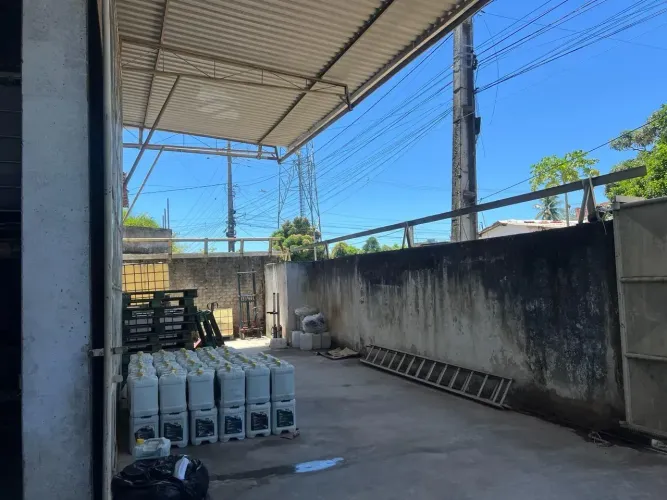 Galpão/Depósito/Armazém para venda possui 1200 metros quadrados