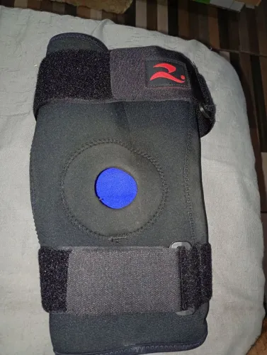 Joelheira articulada tamanho g nova custou 170 estou vendendo por 100
