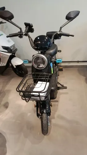 Moto eletrônica embalada sem uso todas as cores 