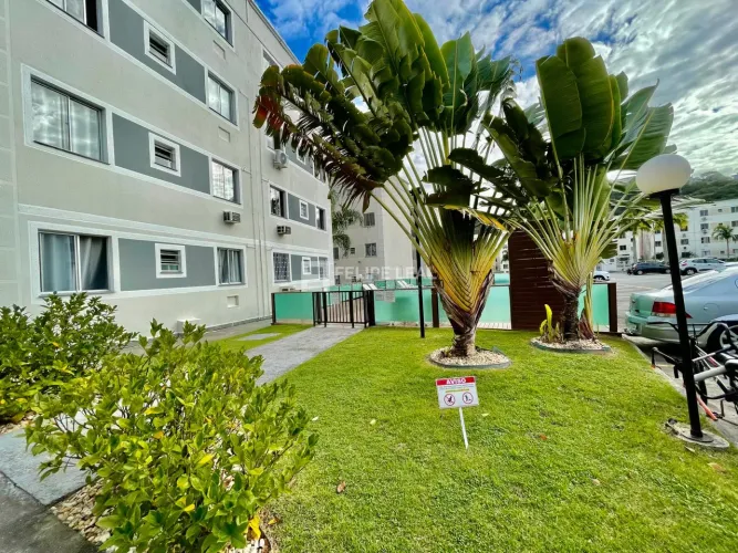 Apartamento em Roçado - São José, SC