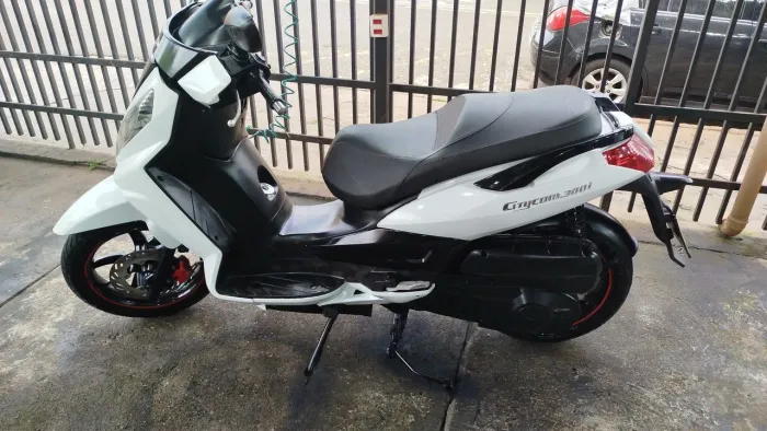 Moto impecável toda revisada com 26 mil km mauka e chave cópia 