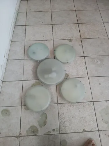 5 Luminária de teto em bom estado