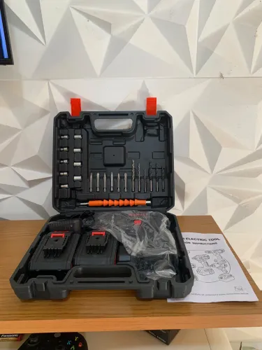 Parafusadeira/Furadeira 48V com 2 Baterias + Kit 24 Peças 