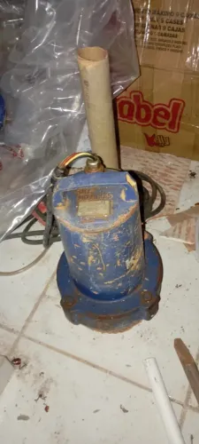 Bomba submersa