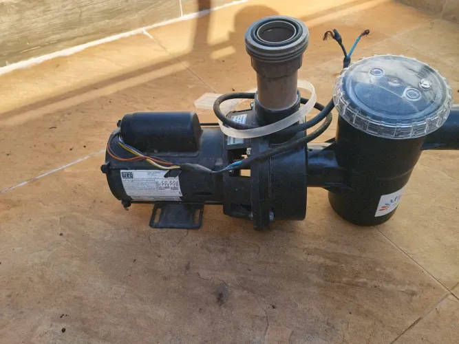 Bomba de piscina 1/2 CV 110v/220v