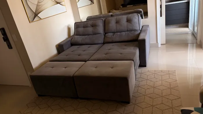 Sofá Retrátil,Reclinável e acompanha também 2 chaise.