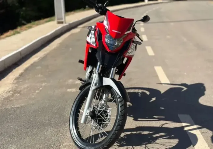 MOTO A VENDA
