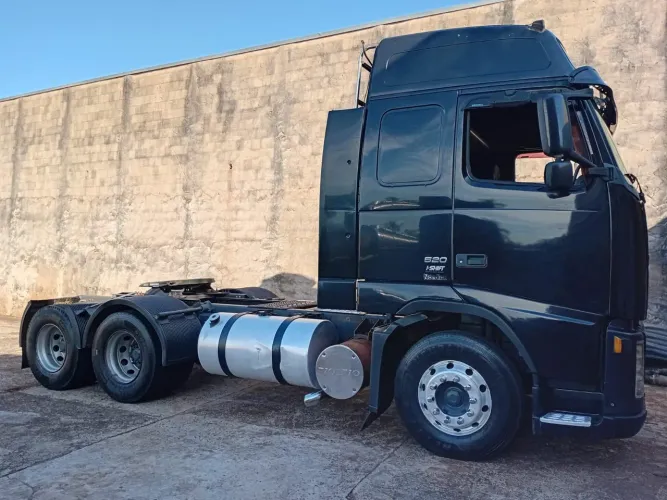 Volvo FH 520 Ano 2007 6x2 Automático com Bitrem marca Guerra Ano 2011 sem pneus