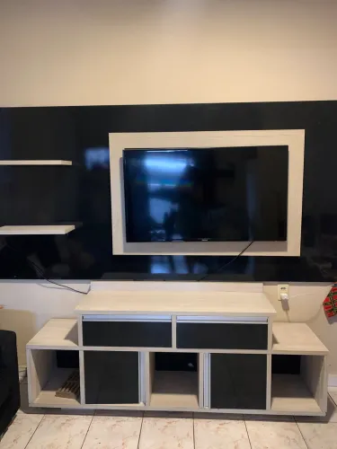 Vendo painel de tv completo