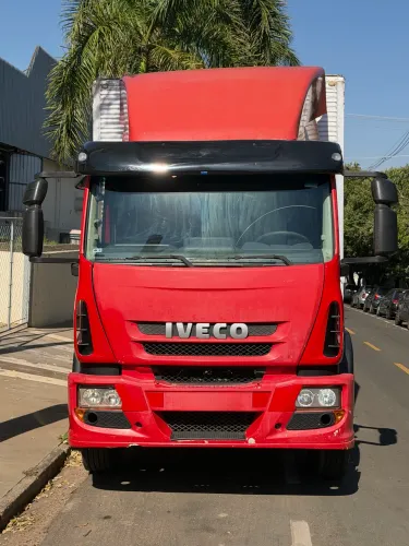 Iveco Tector 240E25 completo cabine leito único dono