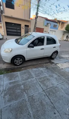 Nissan March 1.0 16V Flex Fuel 5P 2012