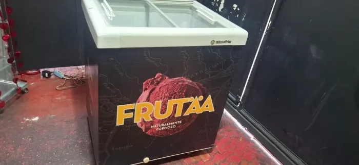Frezer tampa de vidro metal frio 200 litros