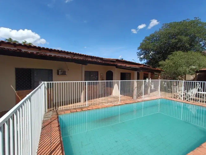 Aluga Casa De 4/4 Sendo 1 Suite No Parque Acalanto