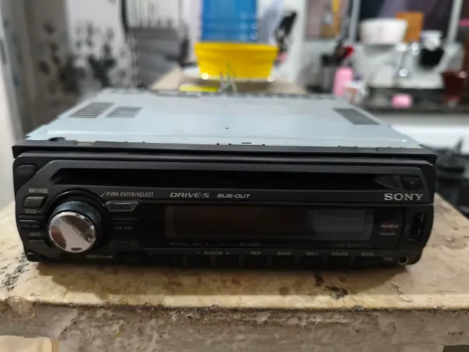 Sony CDXGT442U