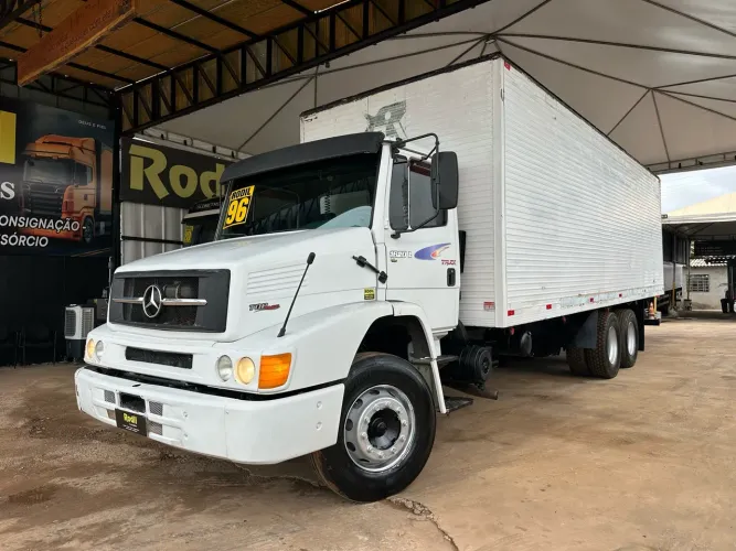 Mercedes Benz 1620 ano:97 Bau assoalho na chapa