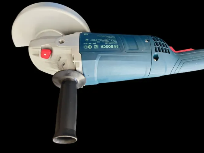 Esmerilhadeira Bosch Profissional GWS 2200-180 - 127 V - Confiança para o Seu Trabalho