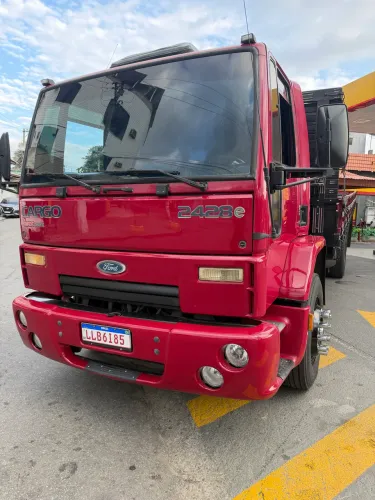 Ford Cargo 2428 2010 Particular