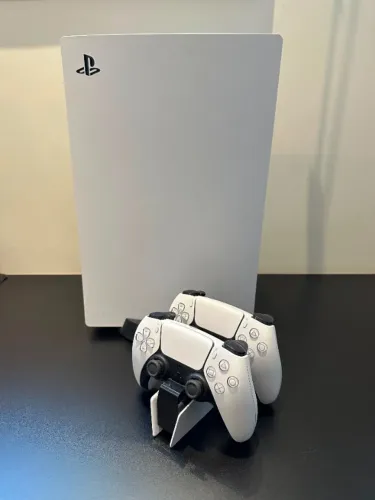 PS5 Mídia Física 825GB Com Dois Controles e carregador CFI-1200A