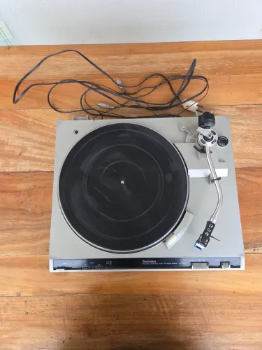 Toca Discos Technics SL 210
