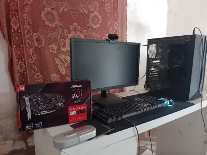 PC gamer Ryzen 5 pro 4650 32GB dê memória. Más cadeira gamer Pichau