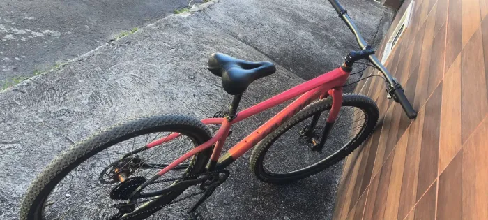 Bike extra leve aro 29 freio hidráulico pastilha trocada hoje cubos de rolamento 