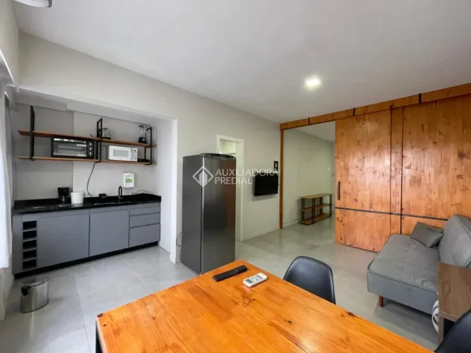 Studio mobiliado para alugar no Centro de Florianópolis