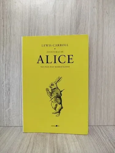 Livro Alice do país das maravilhas 