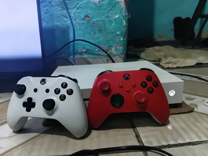 Troco xbox one c jogos s por quest 2(c ou sem controle)