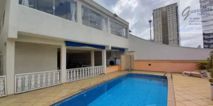 Excelente Casa c/ piscina na Vila Rosália 4 dorms, 3 suítes por R$1.690.000,00
