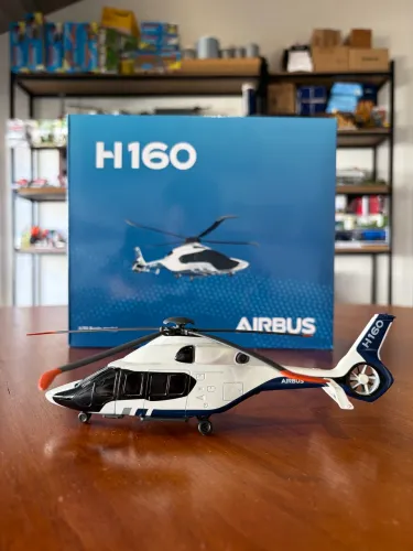 Miniatura helicóptero Airbus H160 1/72