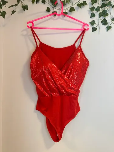 Body lantejoulas